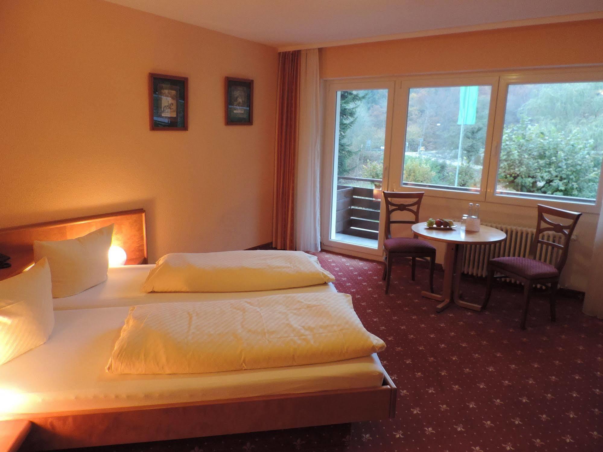 Waldhotel Forellenhof Baden-Bade Exterior foto